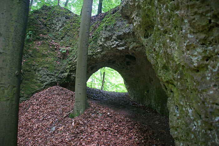 Gtzenberg Durchgangshhle-Germany