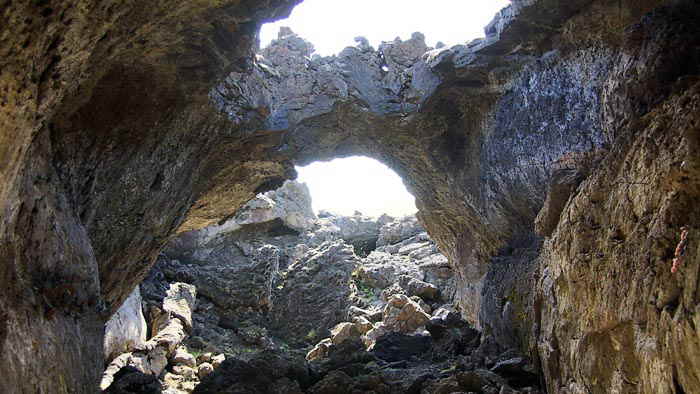 Lava-Arch on Vestmannaeyjar (Westmnner Inseln)-Island